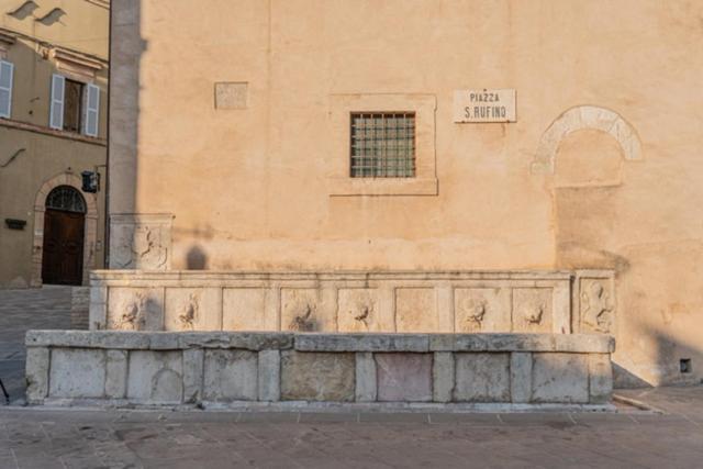 Domus Fonte Dei Leoni Assis Exterior foto